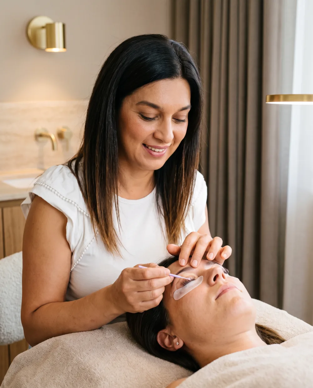 Nicolina beim Wimpernlifting